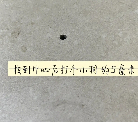 防城港市瓷砖空鼓维修公司专业解答在瓷砖铺贴过程中，如果砂料搅拌不均匀，将会带来以下问题